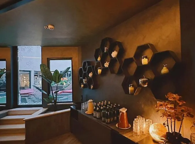 The Hive Hotel Roma