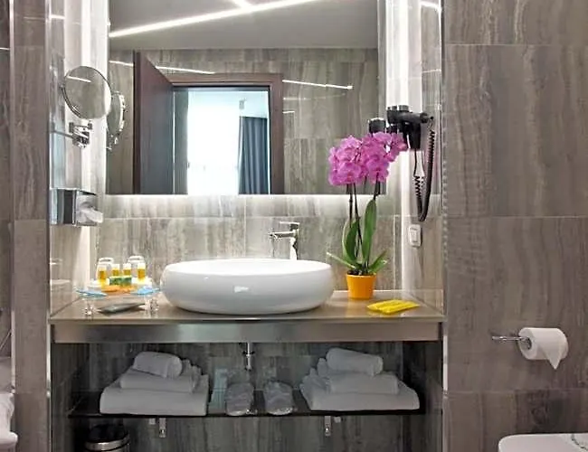 Hotel The Hive 4*