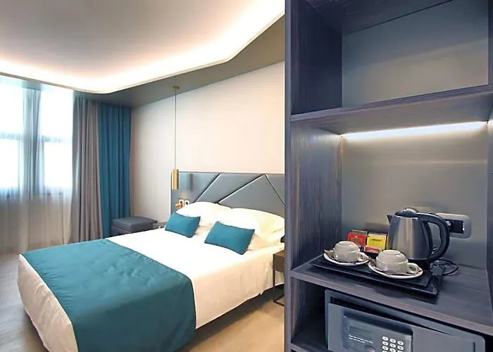 The Hive Hotel 4*